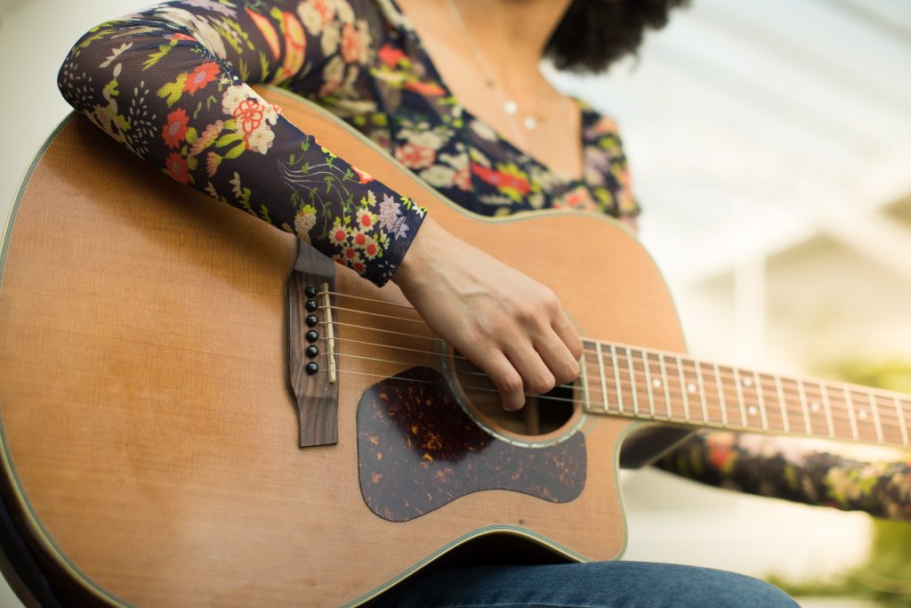 guitar-woman